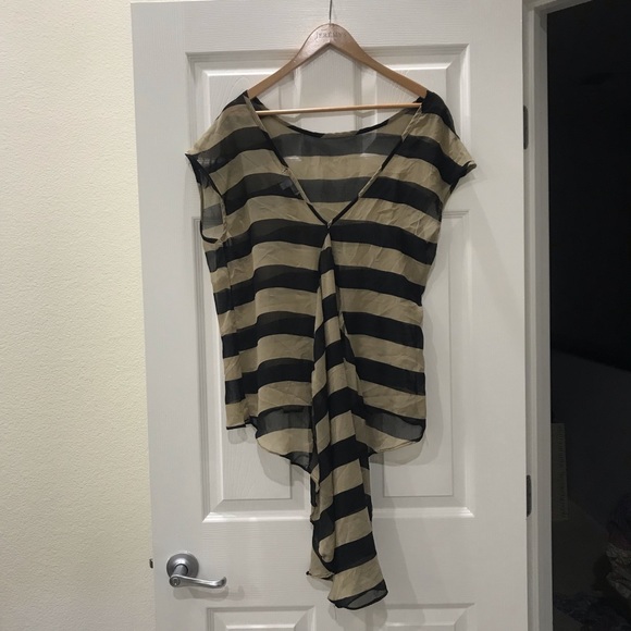Asymmetrical striped blouse - Picture 2 of 3